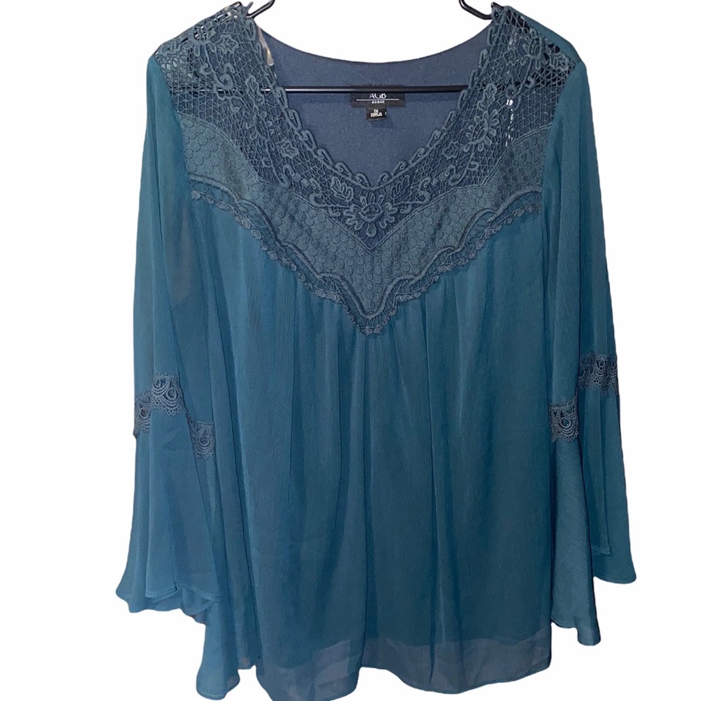 AGB Women’s long sleeve dress shirt